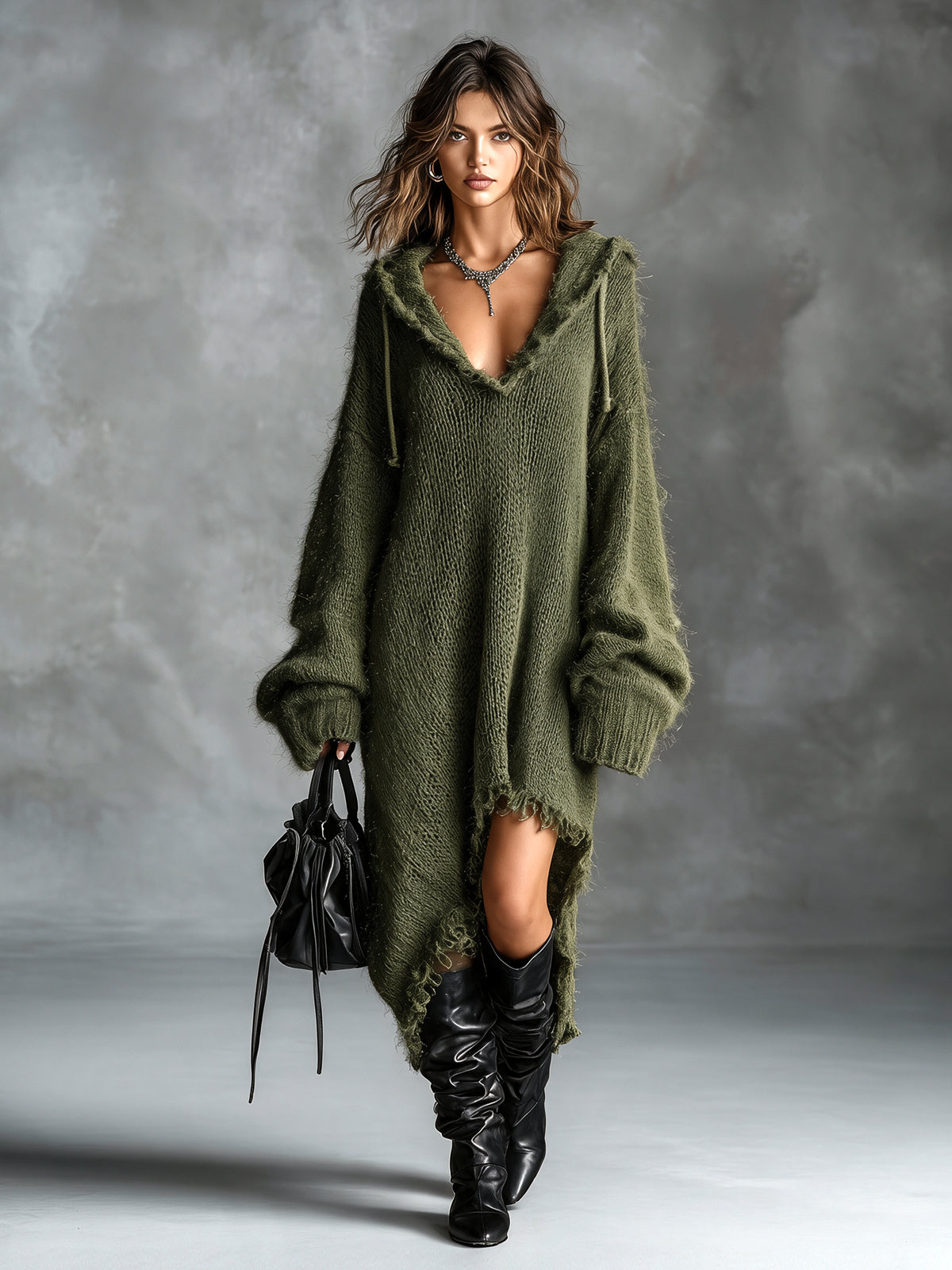Robe midi en maille douillette à capuche
