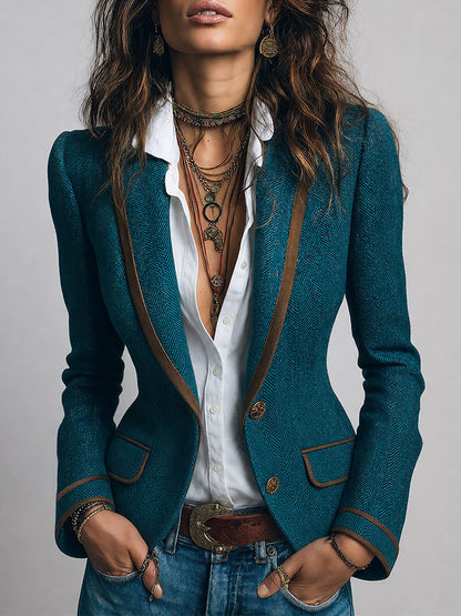 Blazer rétro cintré en tweed à chevrons et détails contrastés