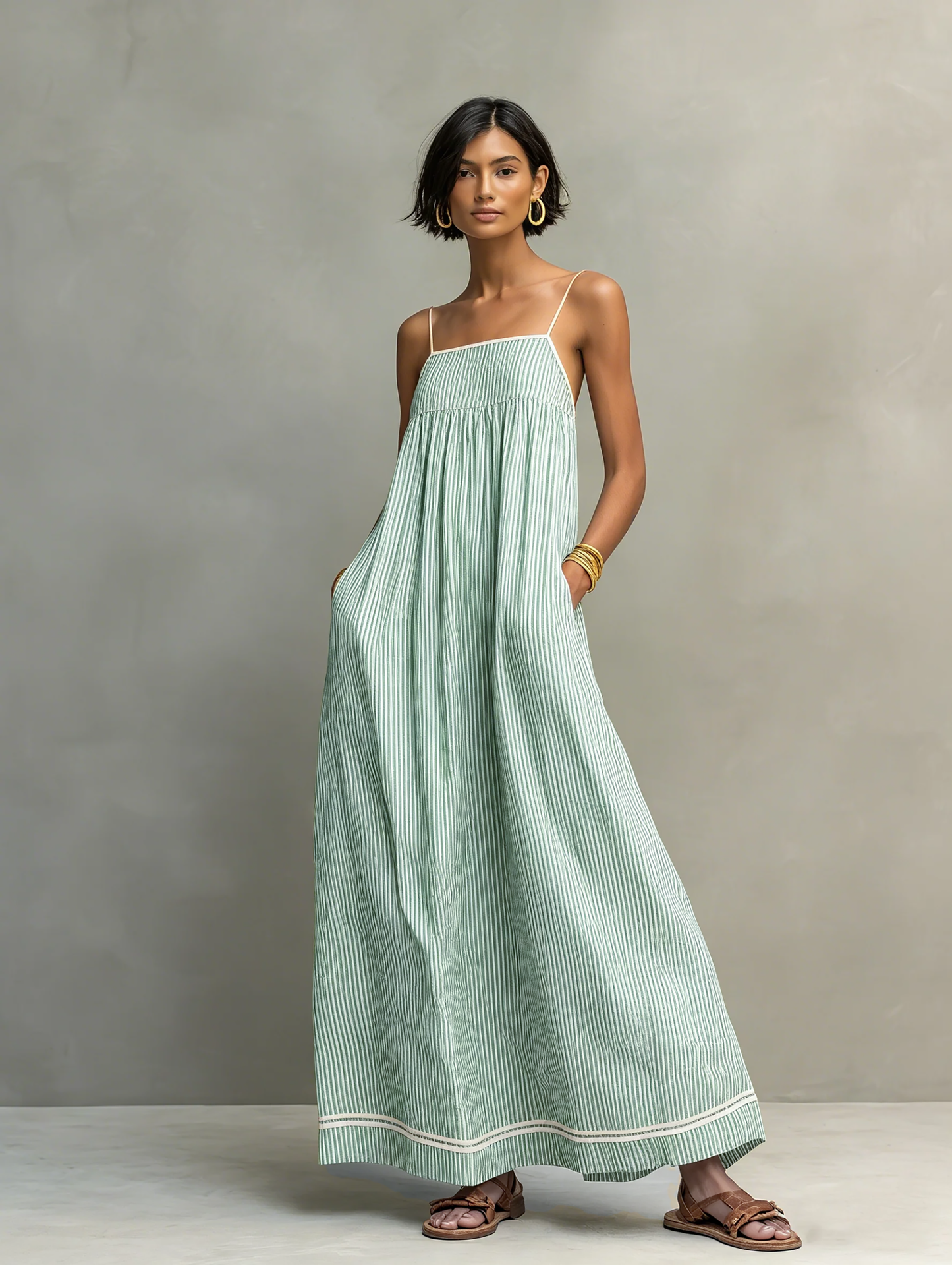 Felicia | Robe longue minimaliste à rayures pour femme avec finitions rouges et fines bretelles