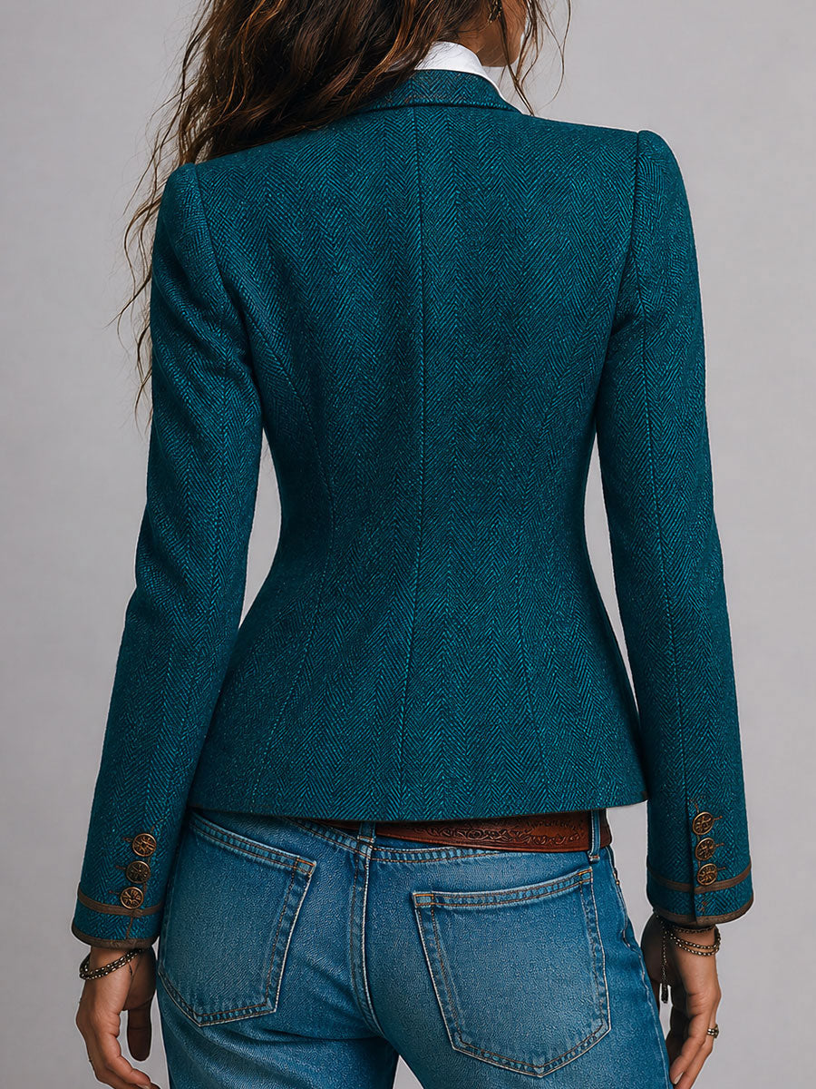 Blazer rétro cintré en tweed à chevrons et détails contrastés