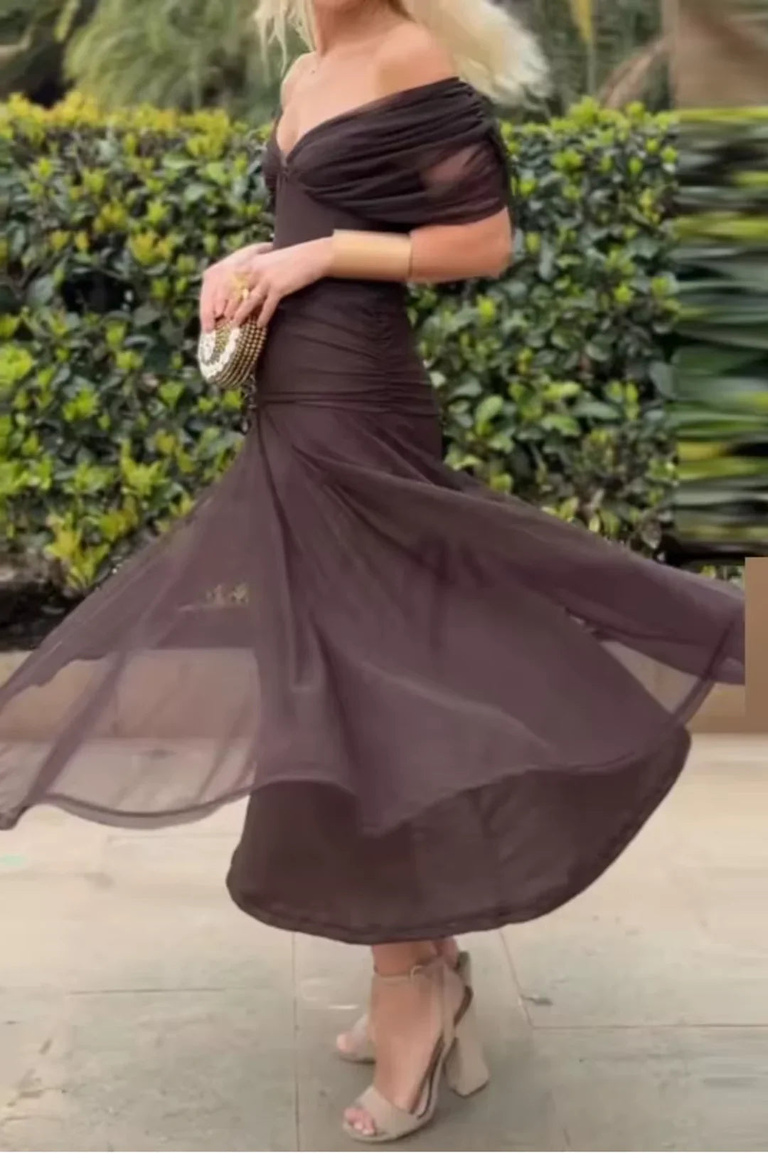 LOUISE | Robe longue élégante avec décolleté en V
