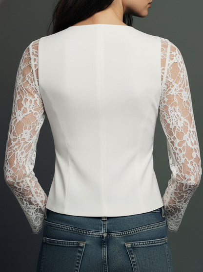 Élégant blazer noir avec manches en dentelle
