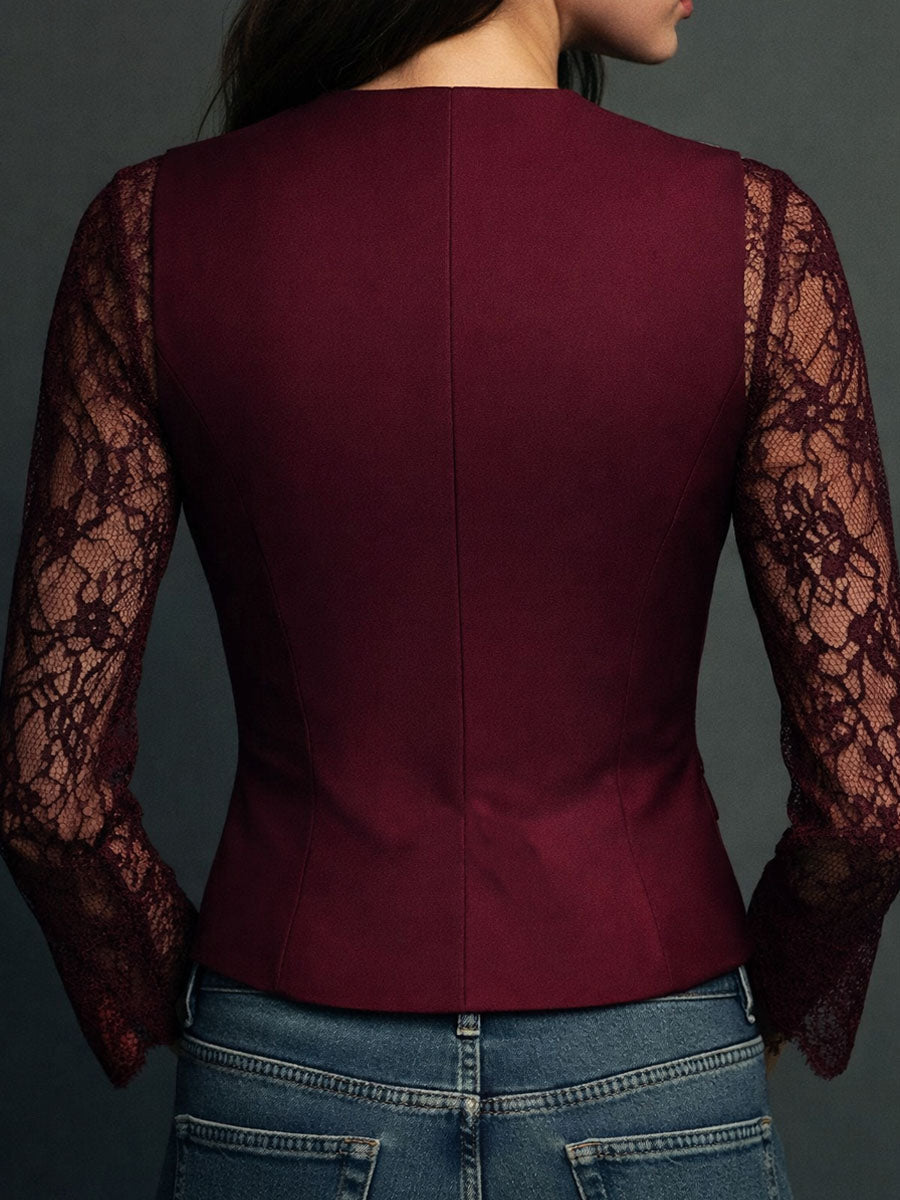Élégant blazer noir avec manches en dentelle