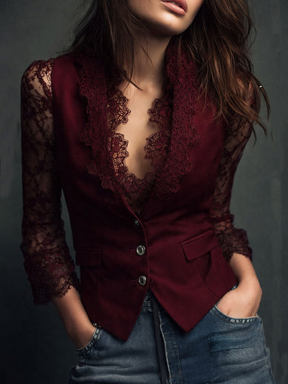 Élégant blazer noir avec manches en dentelle