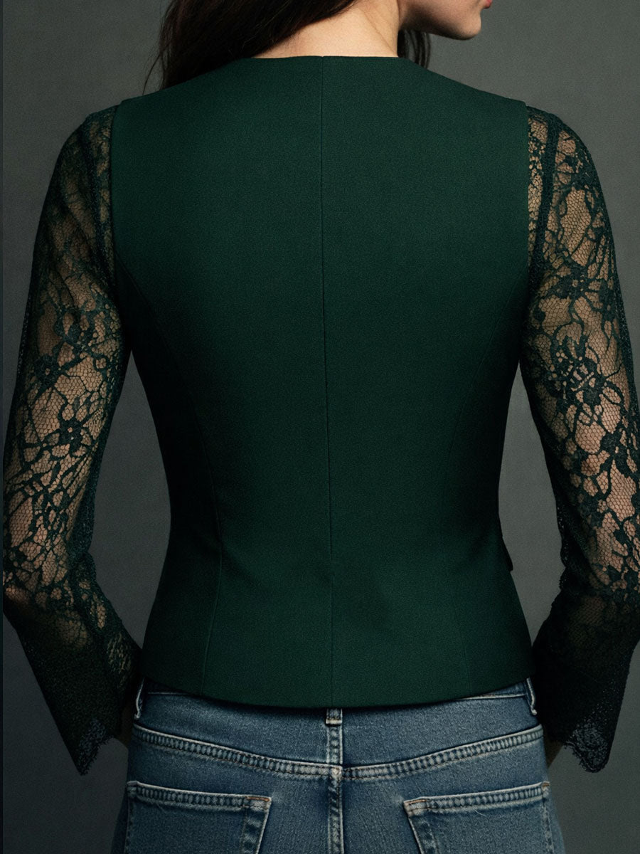 Élégant blazer noir avec manches en dentelle