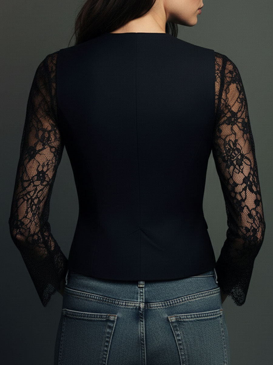 Élégant blazer noir avec manches en dentelle