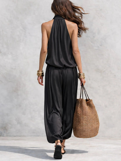 IBONE | Ensemble noir avec top sans manches à col halter et pantalon plissé