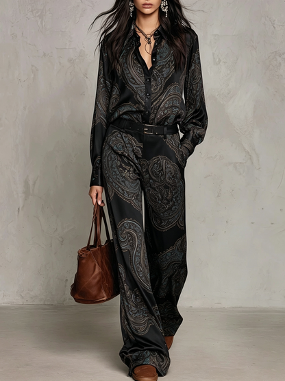 Ensemble chemise et pantalon large en satin paisley bordeaux