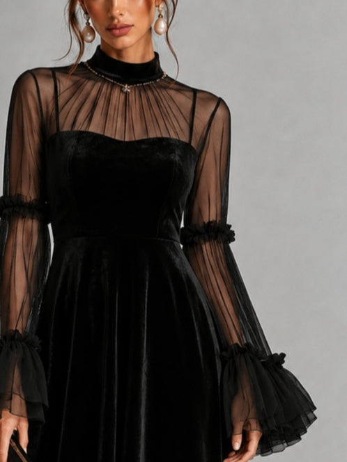 Stefania | Robe midi plissée en velours noir et tulle transparent