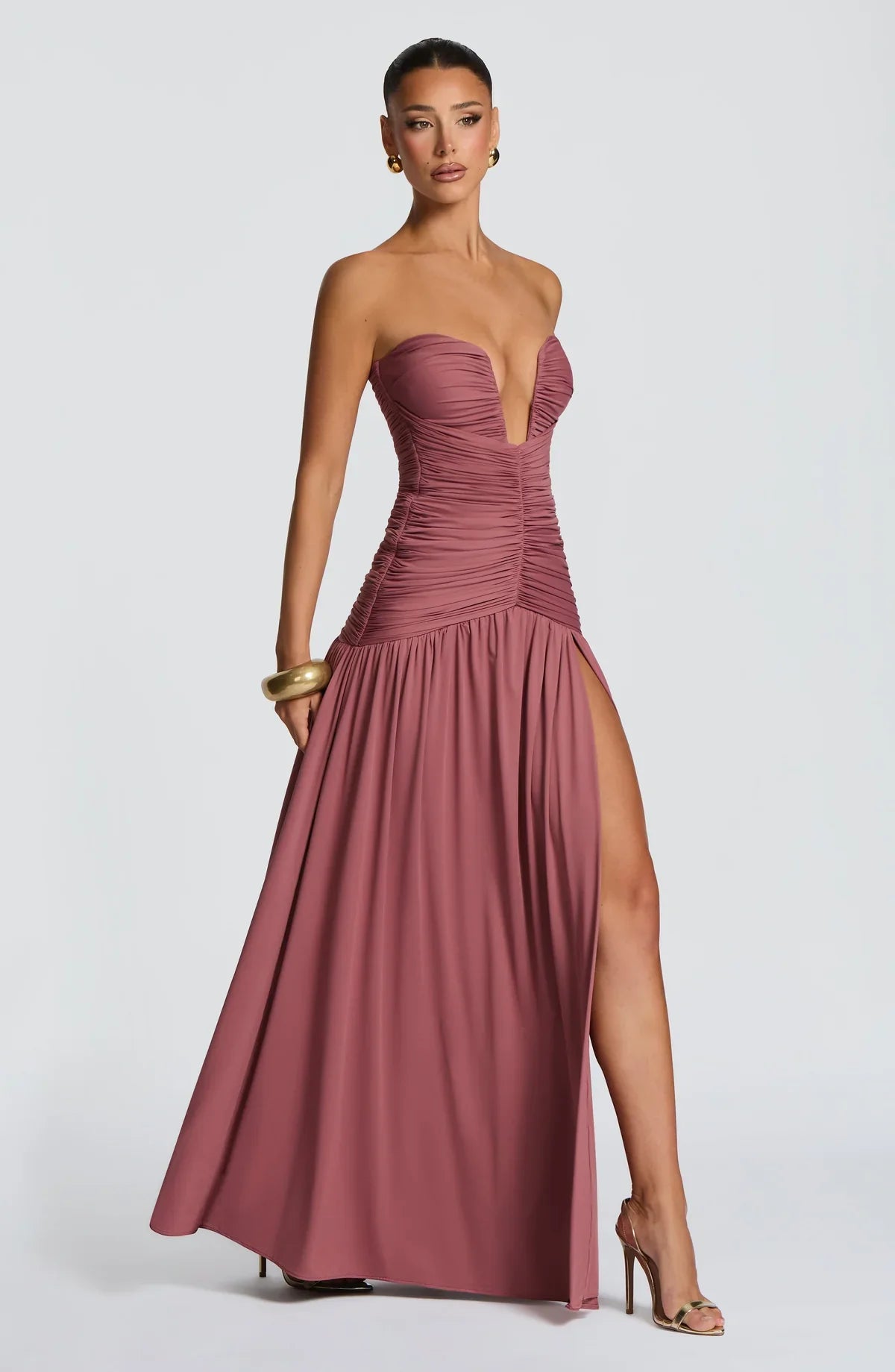 JUNIA | Robe longue au design satiné