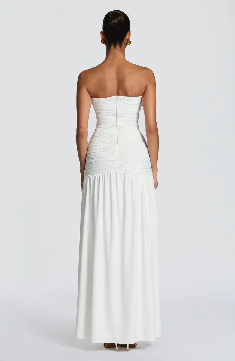 JUNIA | Robe longue au design satiné